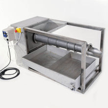 Load image into Gallery viewer, Wax Press - 200 kg/hr Wax/Honey Separator - MV-CS-200
